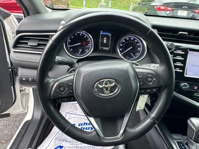 2019 Toyota Camry SE Auto (SE)