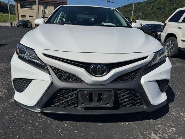 2019 Toyota Camry SE Auto (SE)