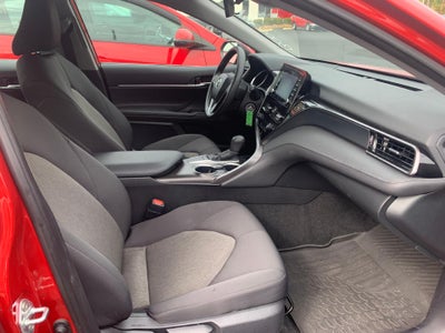 2024 Toyota Camry LE Auto (SE)