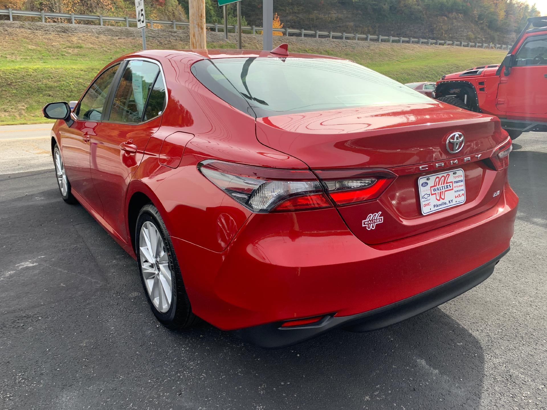 2024 Toyota Camry LE Auto (SE)