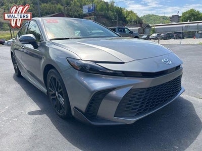 2025 Toyota Camry SE (SE)