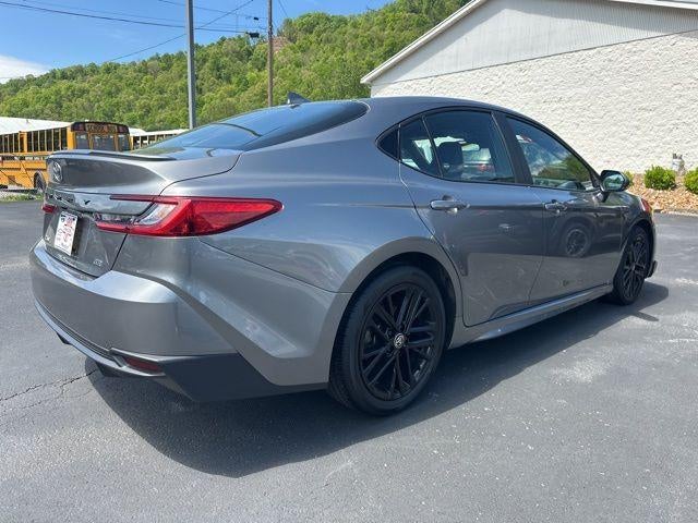 2025 Toyota Camry SE (SE)