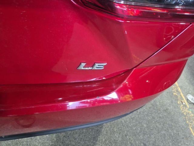 2025 Toyota Camry LE (SE)