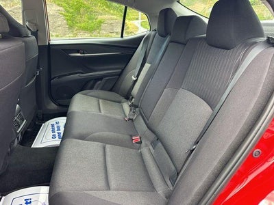 2025 Toyota Camry LE (SE)