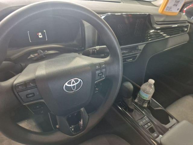 2025 Toyota Camry LE (SE)