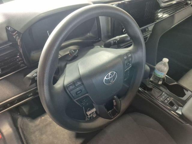 2025 Toyota Camry LE (SE)