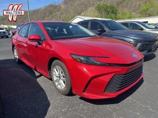 2025 Toyota Camry LE (SE)