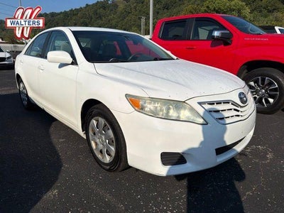 2011 TOYO CAMR 4dr Sdn I4 Auto LE (Natl)