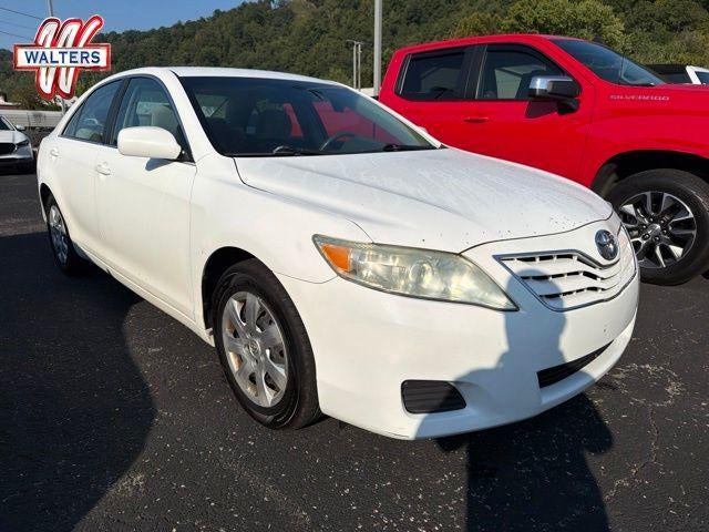 2011 TOYO CAMR 4dr Sdn I4 Auto LE (Natl)