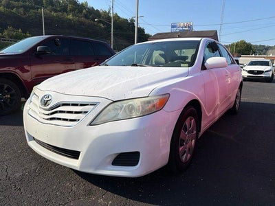 2011 TOYO CAMR 4dr Sdn I4 Auto LE (Natl)