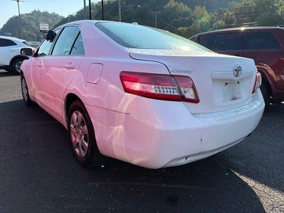 2011 TOYO CAMR 4dr Sdn I4 Auto LE (Natl)