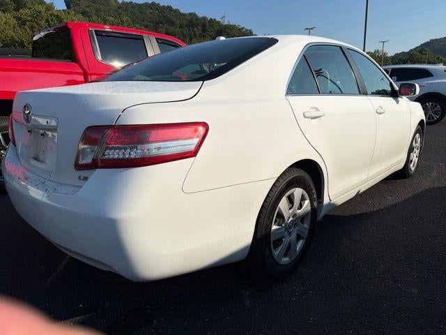 2011 TOYO CAMR 4dr Sdn I4 Auto LE (Natl)