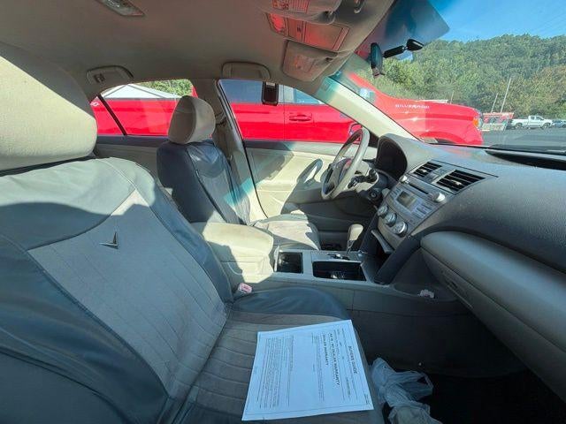 2011 TOYO CAMR 4dr Sdn I4 Auto LE (Natl)