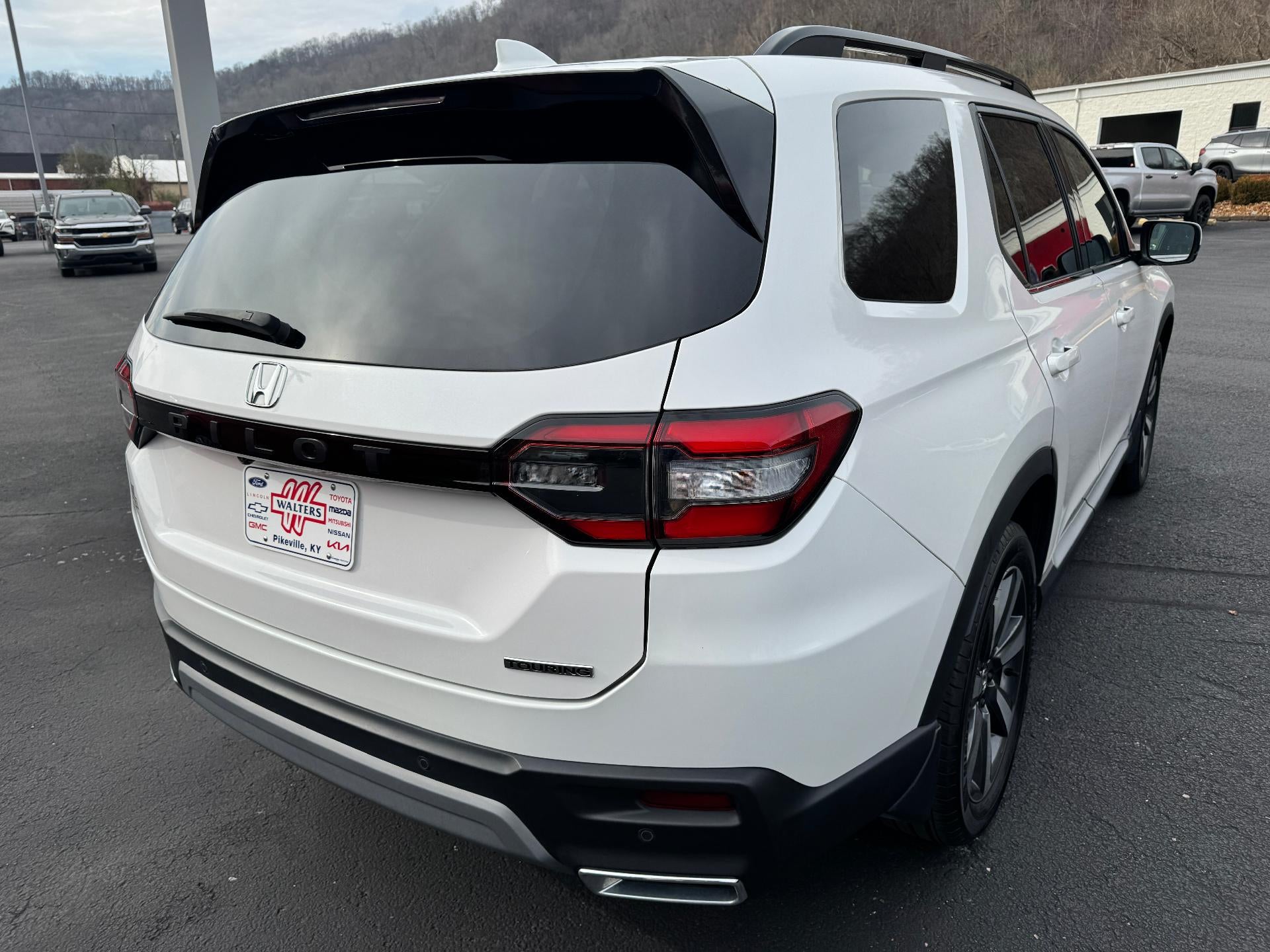 2025 Honda Pilot Touring 2WD