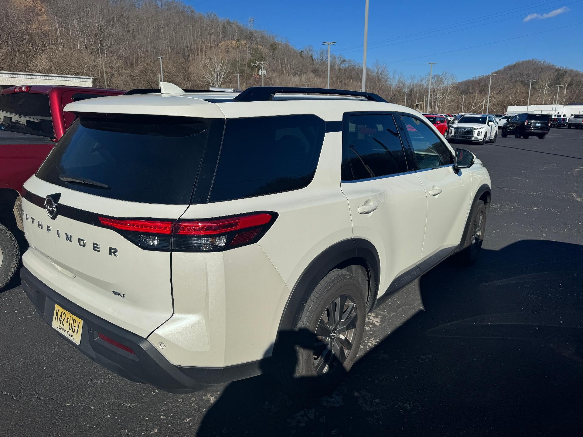 2024 Nissan Pathfinder SV 2WD