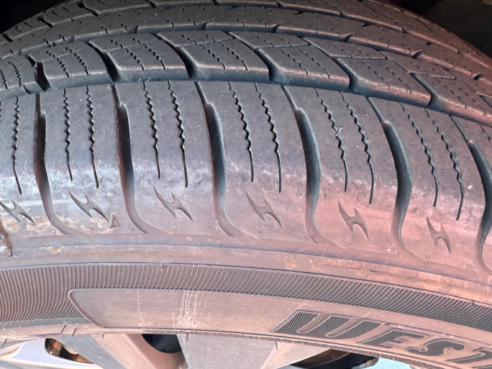 2024 Nissan Pathfinder SV 2WD