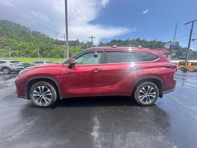 2022 Toyota Highlander XLE AWD (Natl)