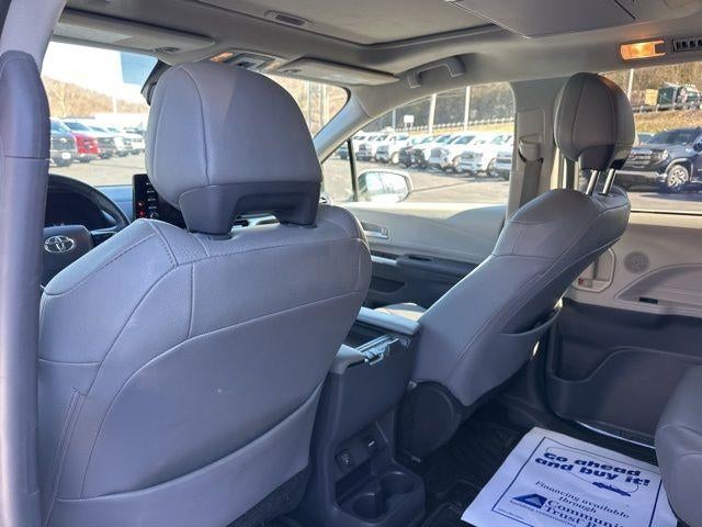 2022 Toyota Sienna XLE FWD 7-Passenger (Natl)