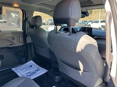 2022 Toyota Sienna XLE FWD 7-Passenger (Natl)