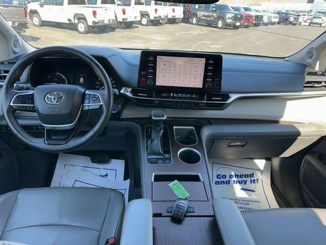 2022 Toyota Sienna XLE FWD 7-Passenger (Natl)