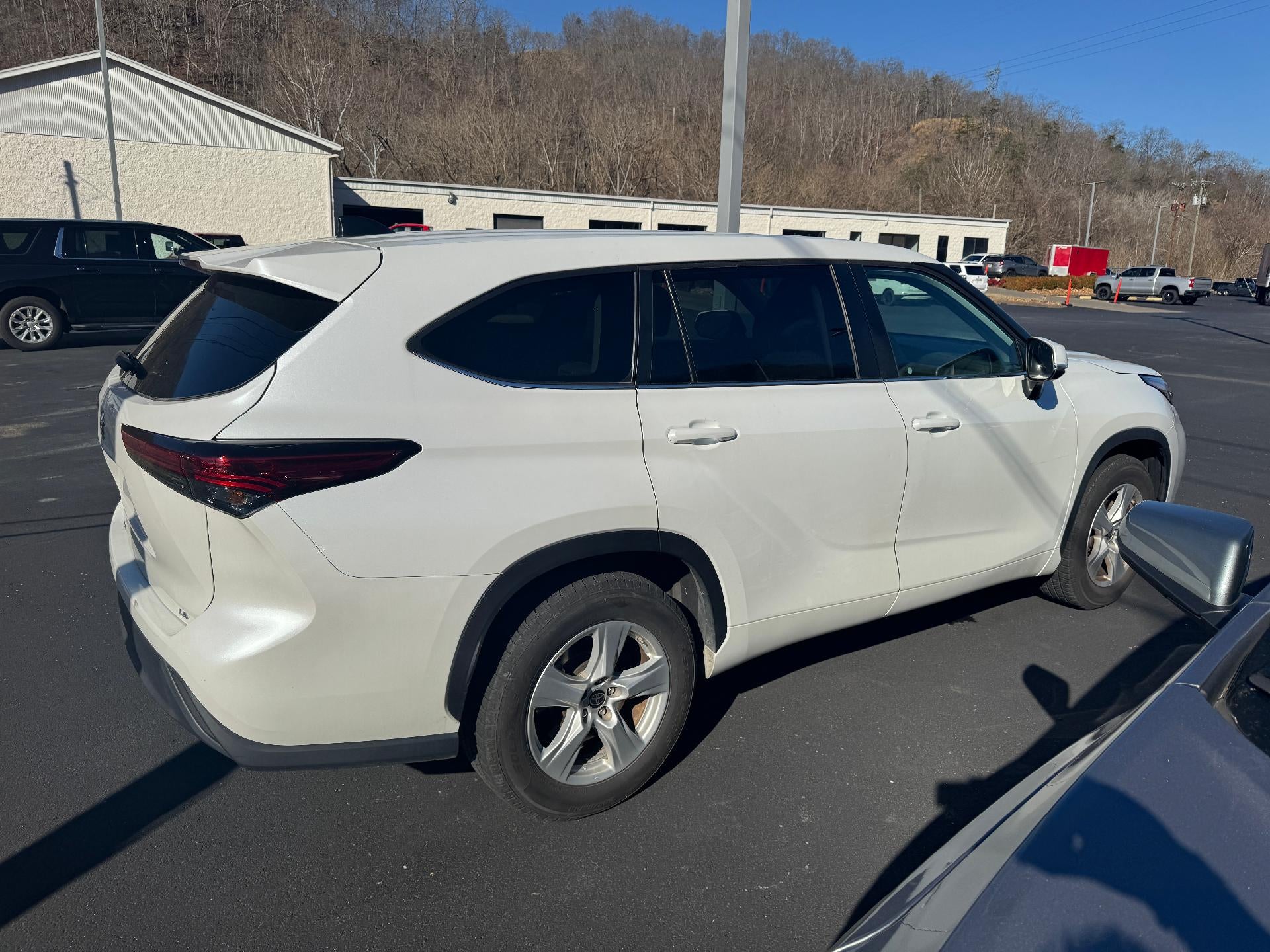 2023 Toyota Highlander L FWD (Natl)