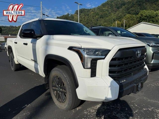 2024 Toyota Tundra 4WD 4WD SR5 CrewMax 5.5' Bed (SE)