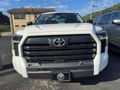 2024 Toyota Tundra 4WD 4WD SR5 CrewMax 5.5' Bed (SE)