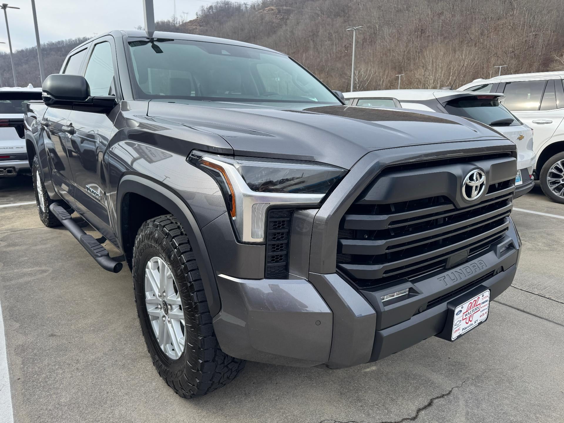 2024 Toyota Tundra 4WD 4WD SR5 CrewMax 5.5' Bed (SE)