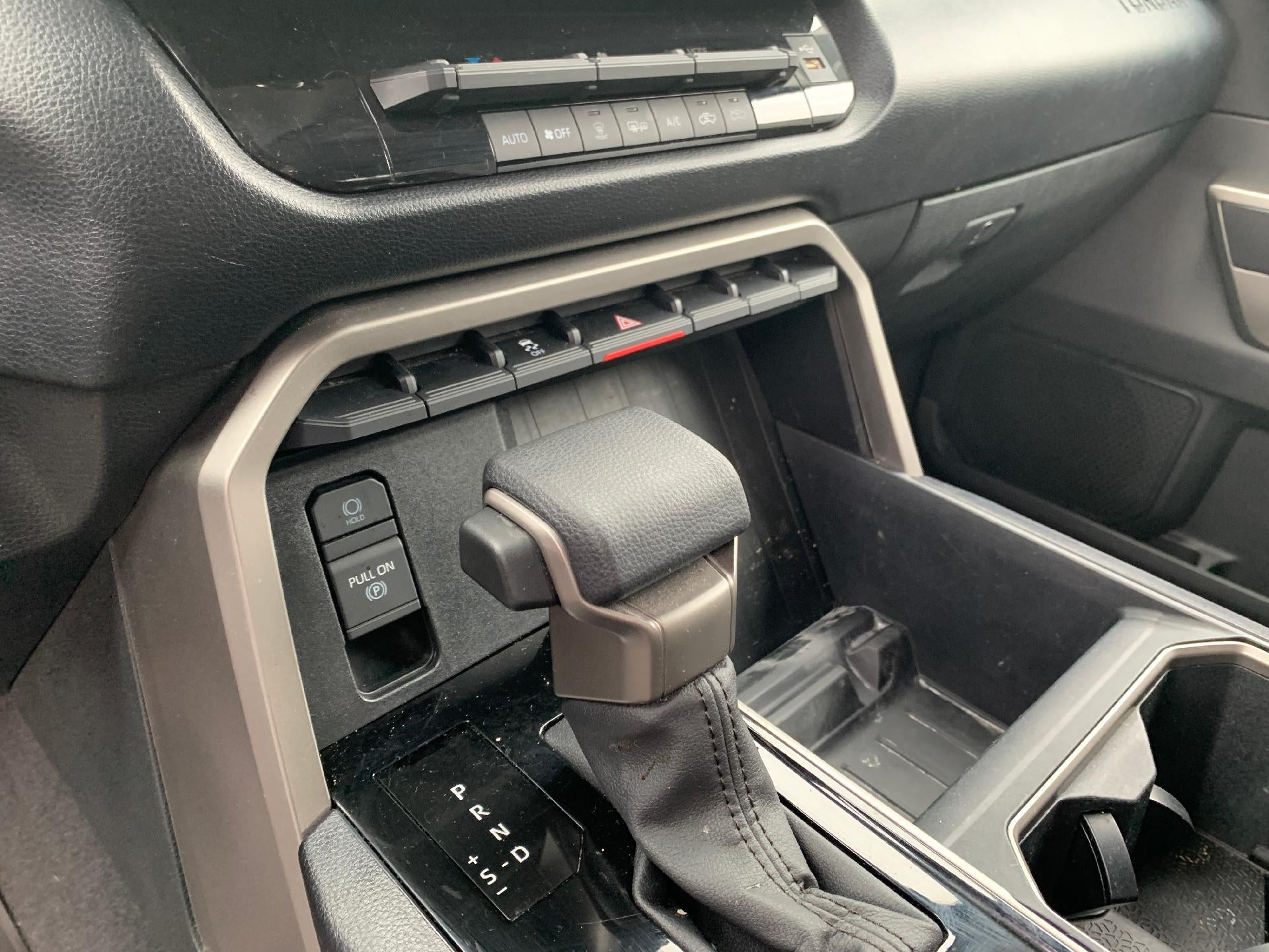 2024 Toyota Tundra 4WD 4WD SR5 CrewMax 5.5' Bed (SE)