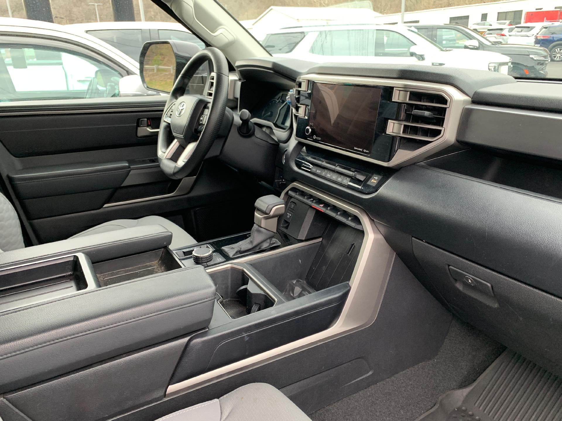 2024 Toyota Tundra 4WD 4WD SR5 CrewMax 5.5' Bed (SE)