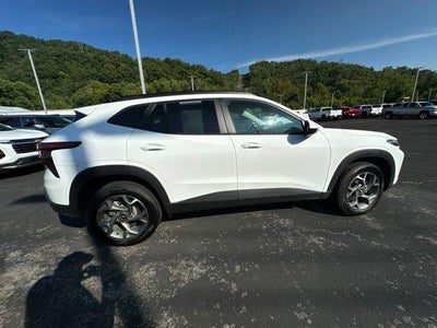 2025 Chevrolet Trax FWD 4dr LT