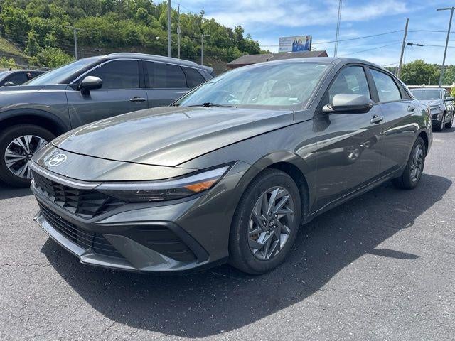 2024 Hyundai Elantra SEL IVT
