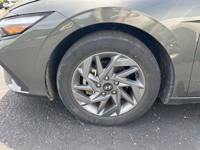 2024 Hyundai Elantra SEL IVT