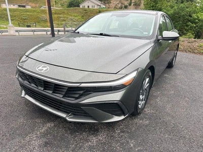 2024 Hyundai Elantra SEL IVT