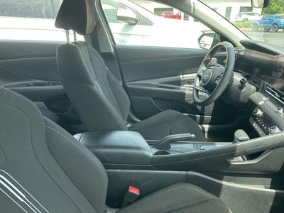 2024 Hyundai Elantra SEL IVT