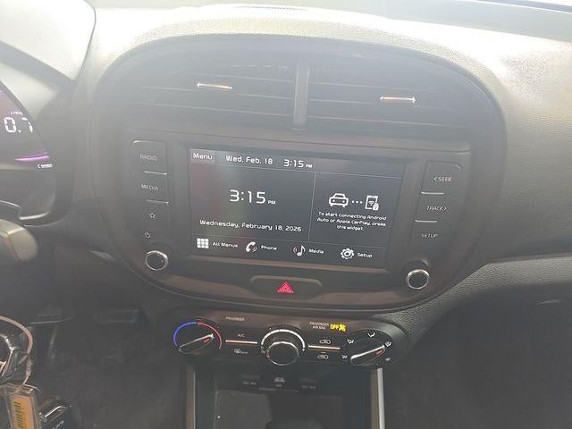 2024 Kia Soul LX IVT