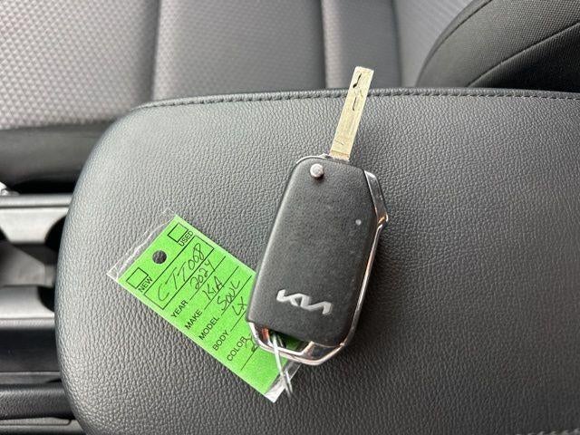 2024 Kia Soul LX IVT