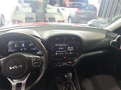 2024 Kia Soul LX IVT