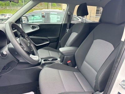 2024 Kia Soul LX IVT