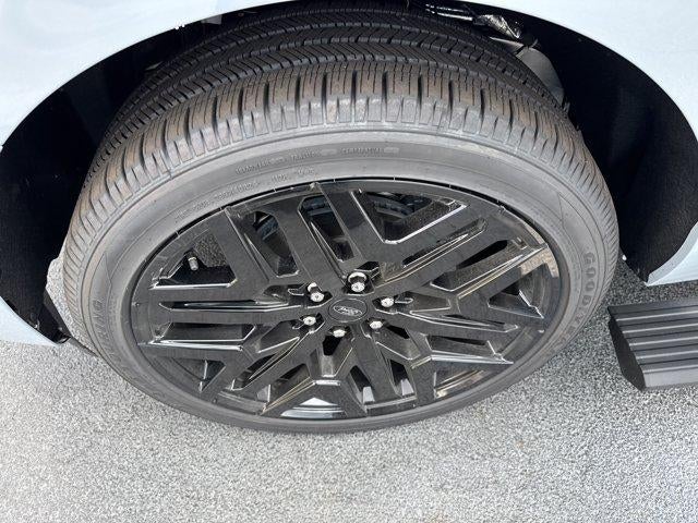 2027 Ford Expedition Max Platinum 4x4