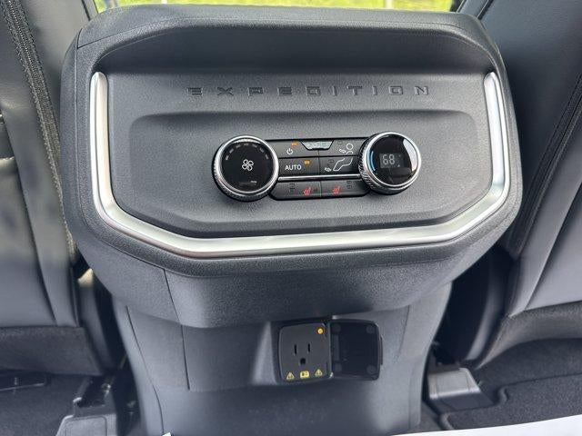 2027 Ford Expedition Platinum 4x4
