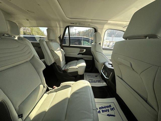 2025 Ford Expedition Platinum 4x4