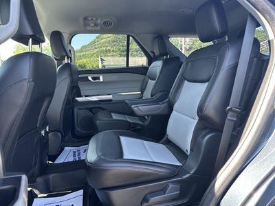 2023 Ford Explorer XLT 4WD
