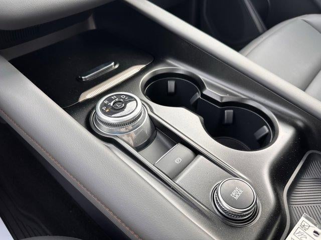 2025 Ford Explorer Active 4WD