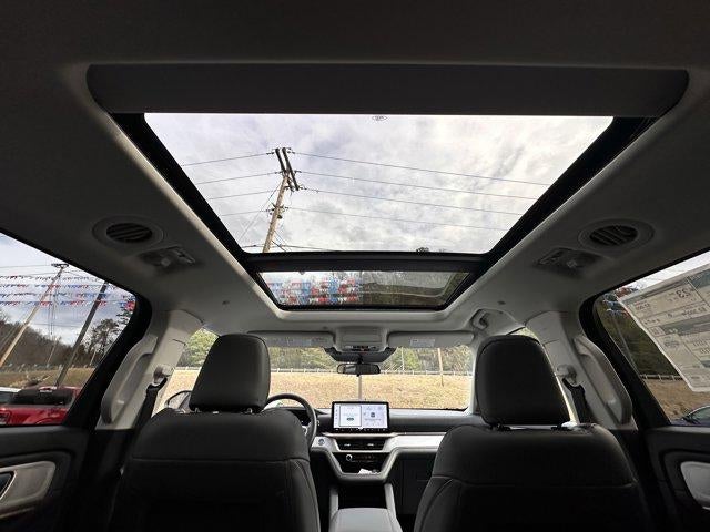 2025 Ford Explorer Active 4WD