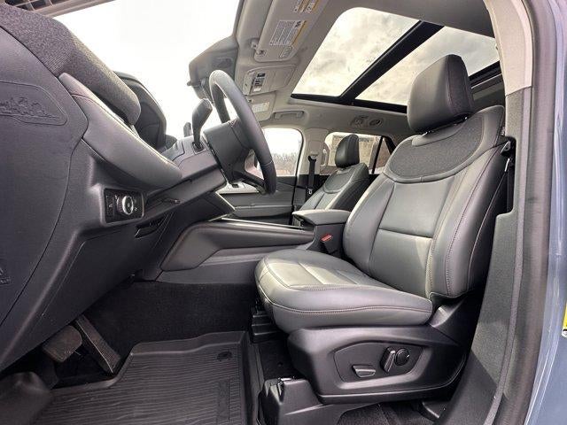 2025 Ford Explorer Active 4WD