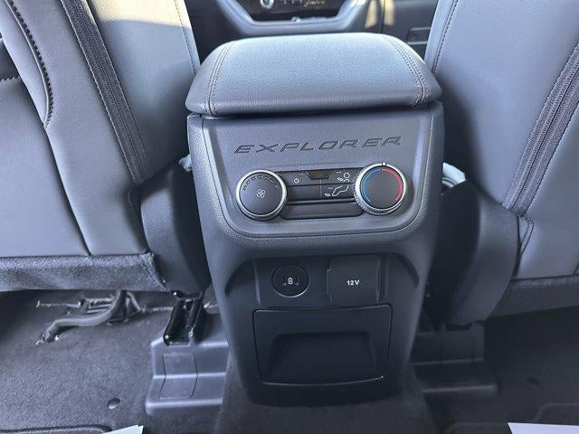 2026 Ford Explorer Active w/200A Pkg 4WD