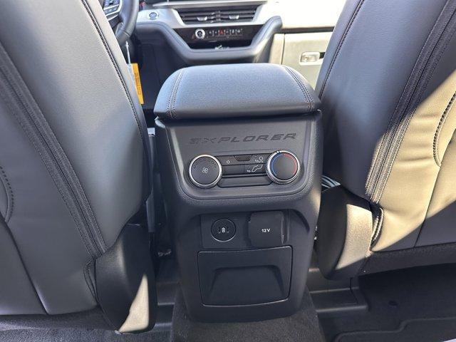 2026 Ford Explorer Active w/200A Pkg 4WD