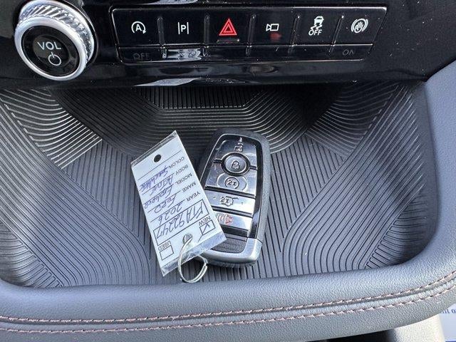 2026 Ford Explorer Active w/200A Pkg 4WD