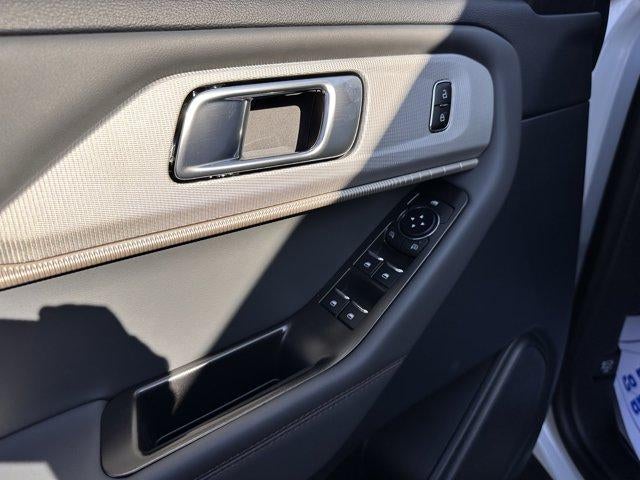 2026 Ford Explorer Active w/200A Pkg 4WD